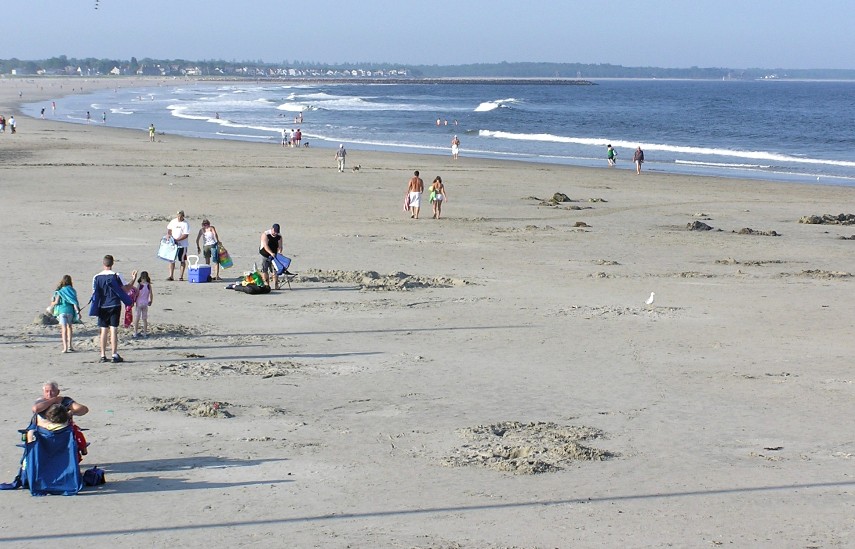 People and waves on Wells Beach