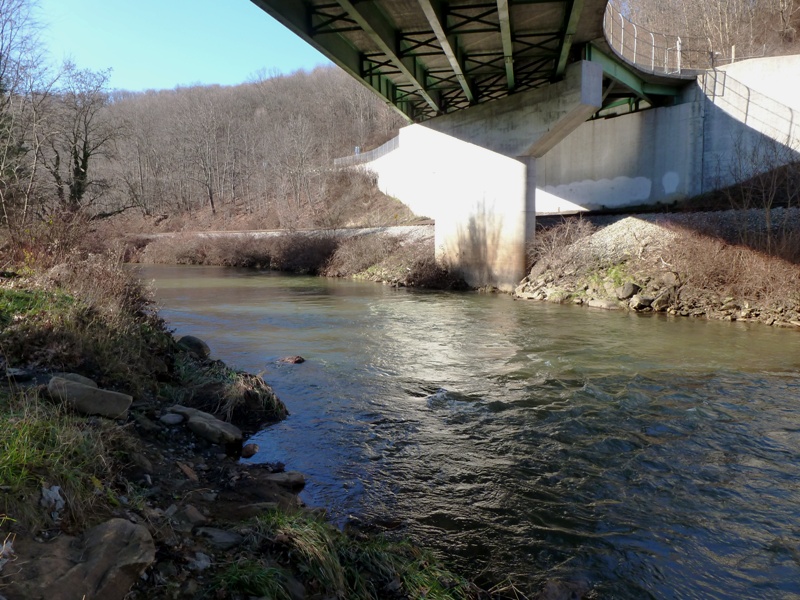 High water under bridge