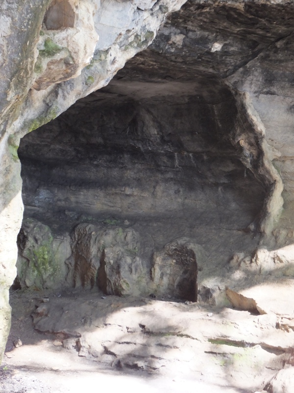 High ceiling in a shallow cave