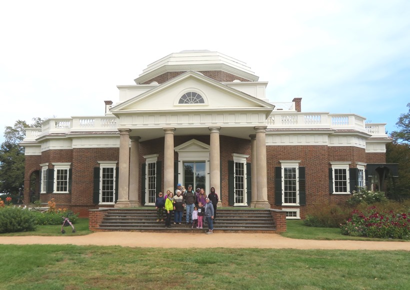 Group photo in front of Monticello