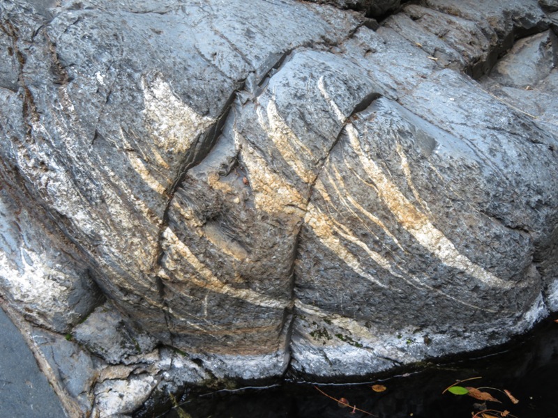 Layers of quartz in rock