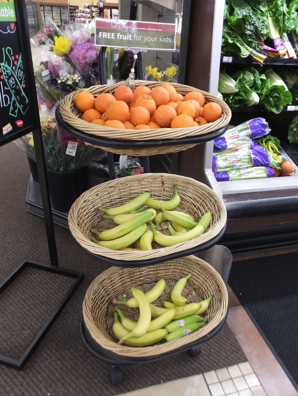 Free fruit at Raley's