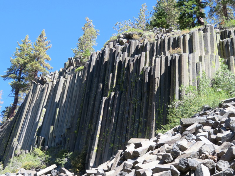 A closer view of the basalt columns