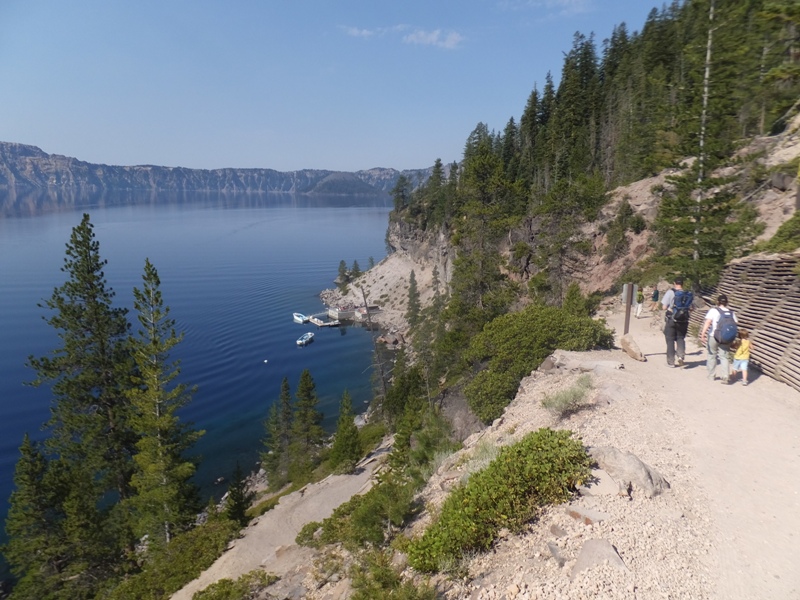 The Cleetwood Cove Trail was wide, with plenty of switchbacks