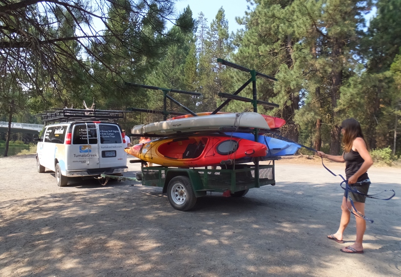 Ingrid unloading boats