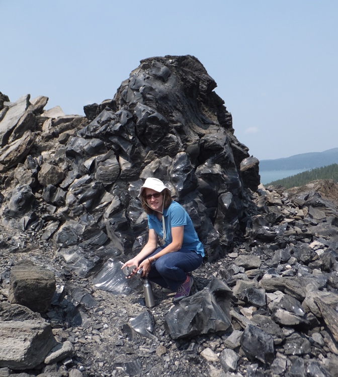 Norma in front of obsidian