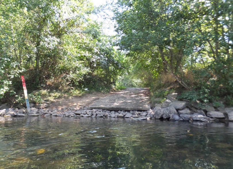 Rocky end to concrete slab at Eley's Ford boat ramp