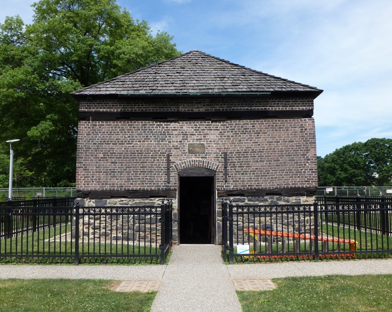 Fort Pitt Block House