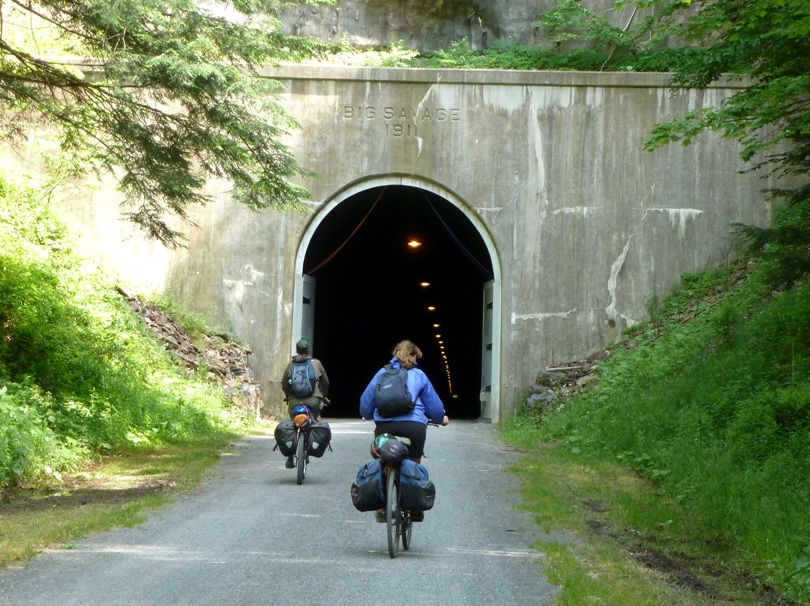 Carmen and Norma approaching the entrance to the tunnel