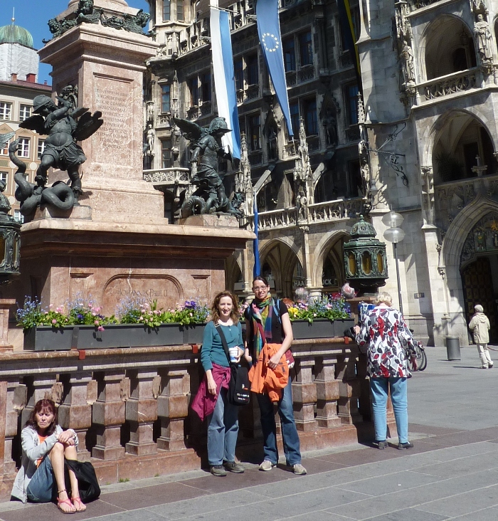 Norma and Annika standing in front of fountain