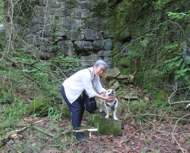 Mom, Daphne, and dam ruins