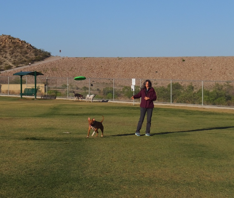 Carmen throwing the flying disc