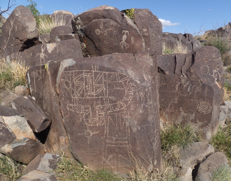 Lots of petroglyphs