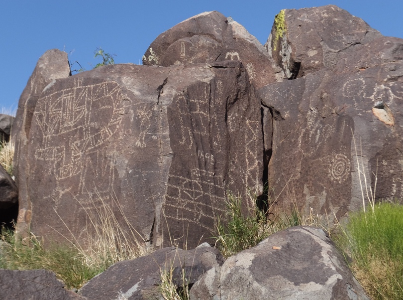 Lots of petroglyphs