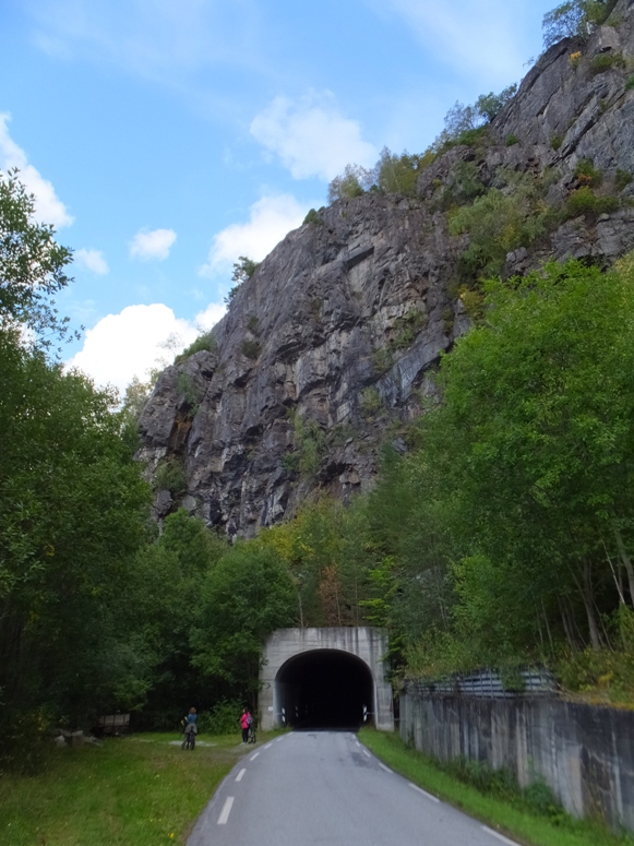 Vehicle tunnel