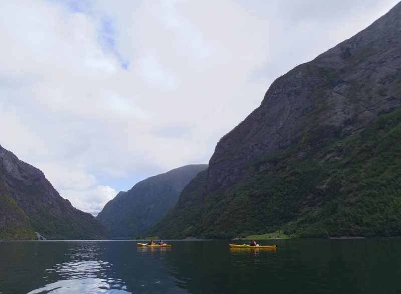 Two kayaks with no wind