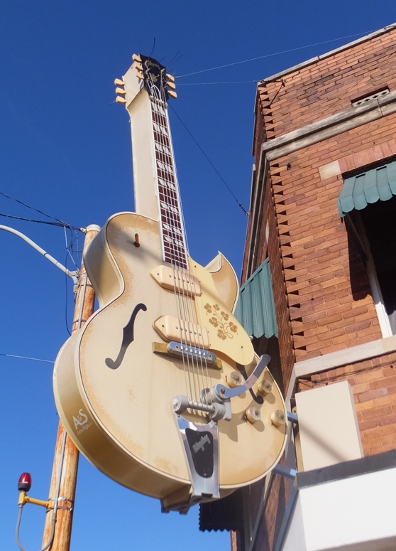 Giant guitar at entrance of Sun Studio