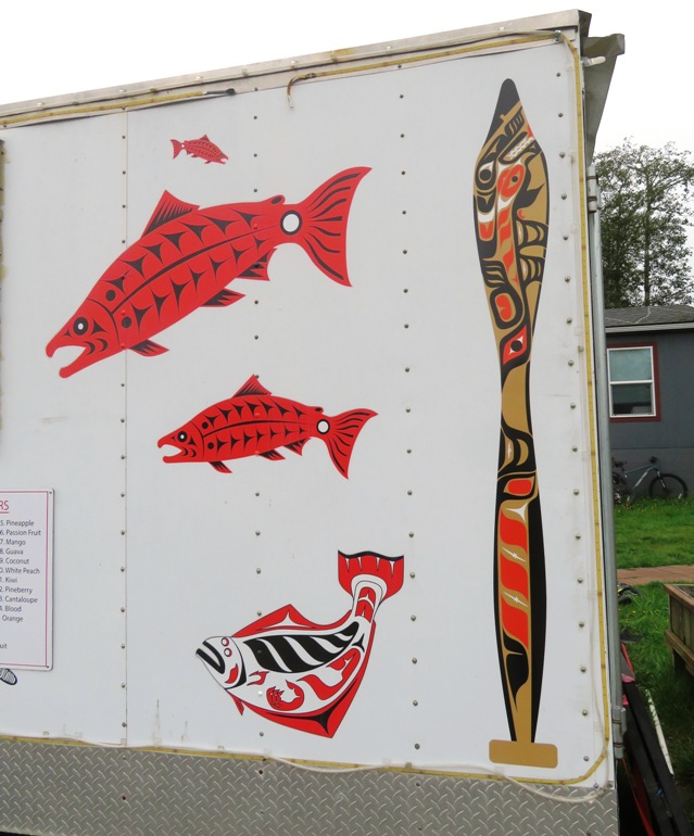 Tribal-style artwork on Bigginz food truck