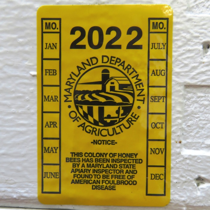 Sticker indicating that the apiary is free from American foulbrood disease in 2022