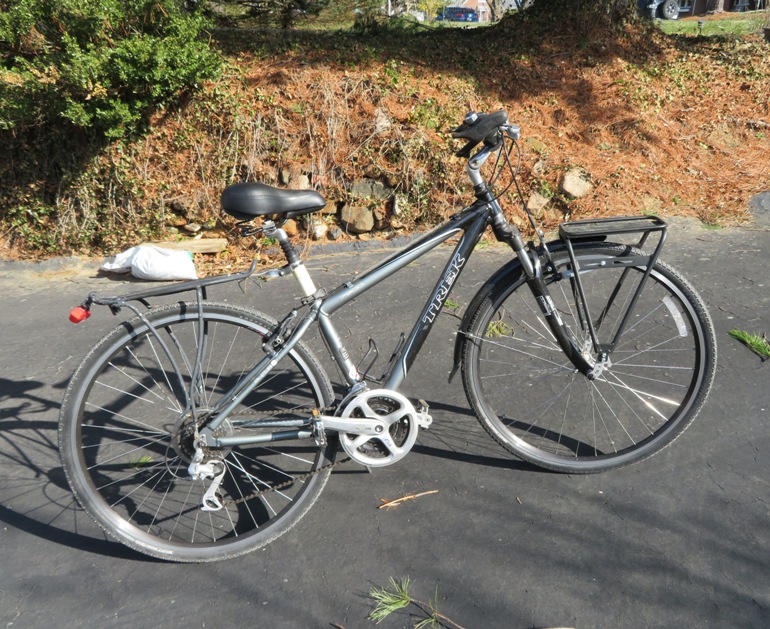 Bicycle with front rack