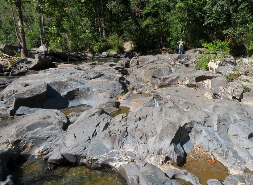 Norma and Daphne rock scrambling at Pot Rocks