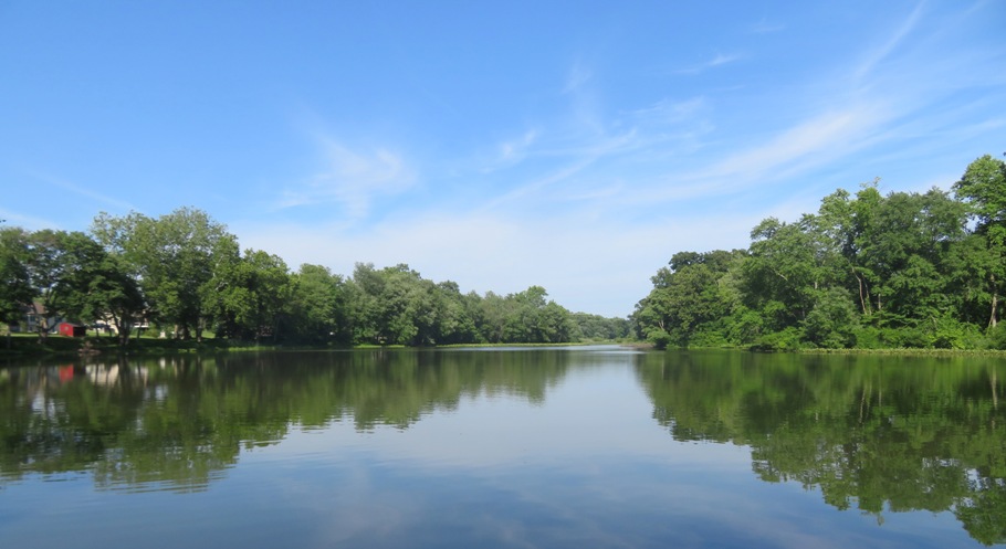 Scenic Sammons Pond