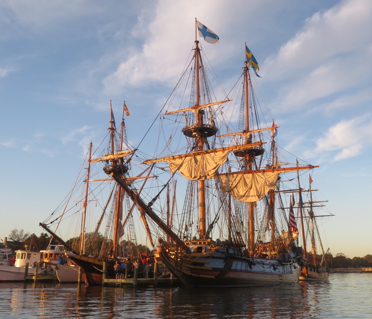 Kalmar Nyckel with other ships alongside