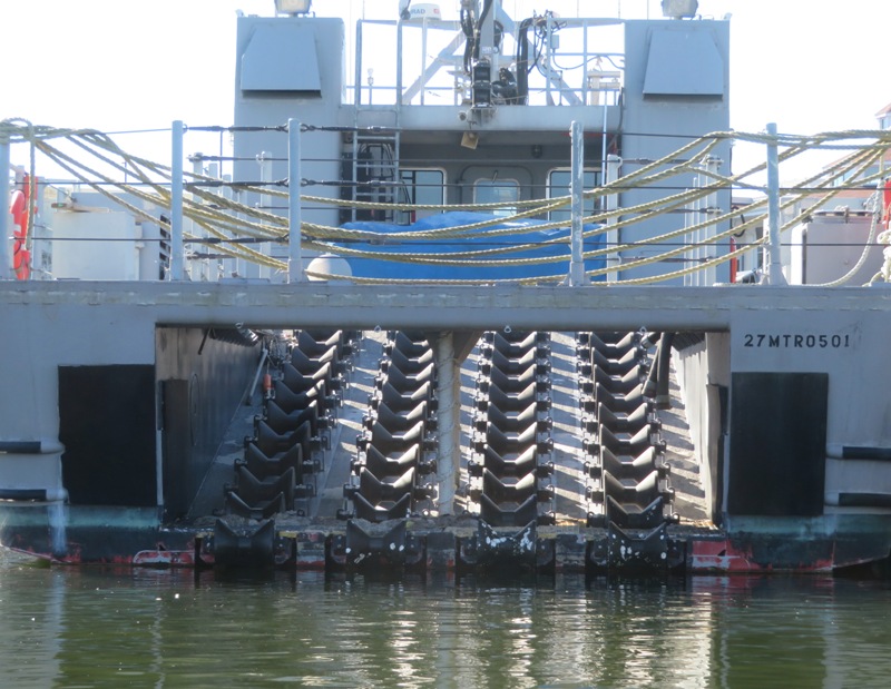 Showing the part that retrieves the torpedoes