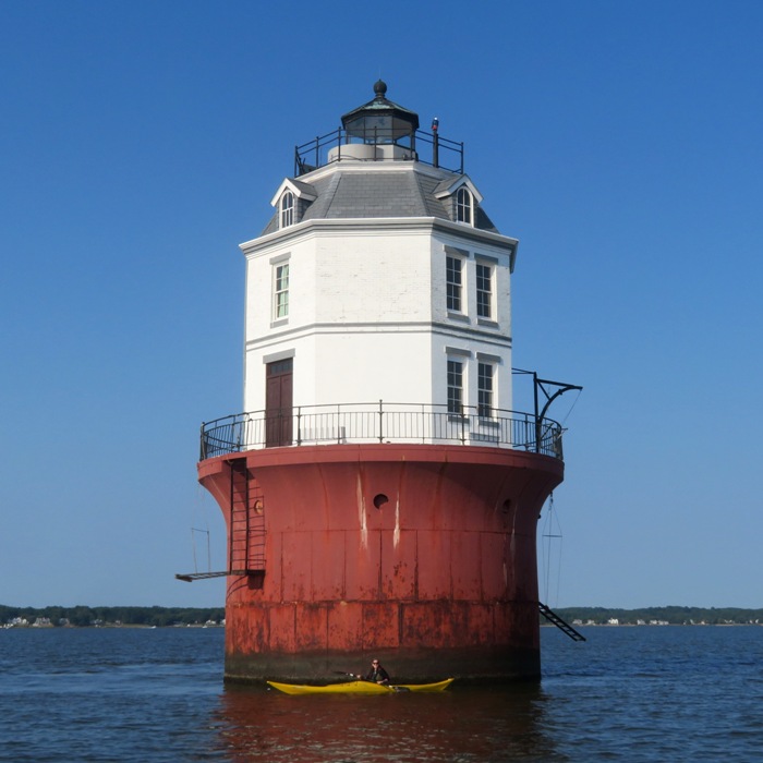 Sara in front of lighthouse