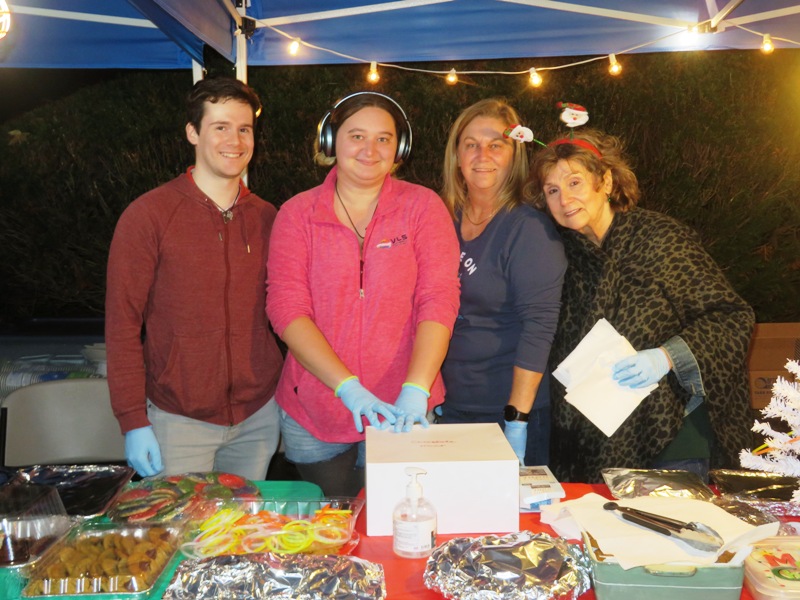 Volunteers at Baldwin Common for Yule Tide event, December 3, 2022